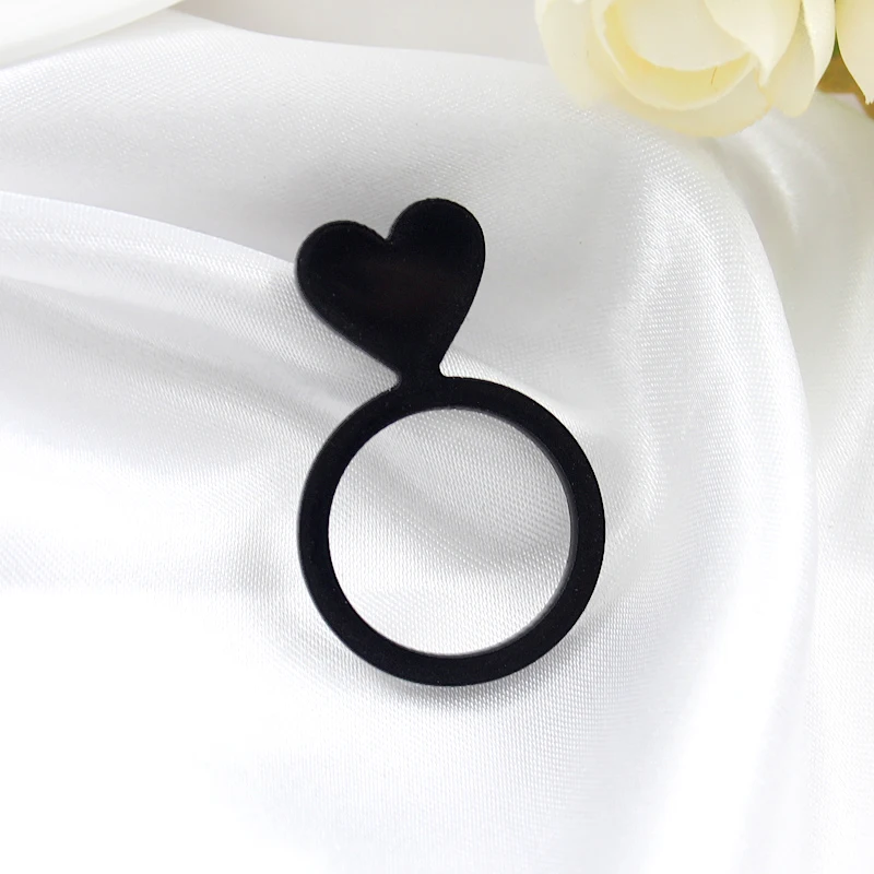 Маленькая модель кольца для любимой девушки, пара влюбленных, маленький сюрприз, маленький подарок, романтичный акриловый черный для дочери