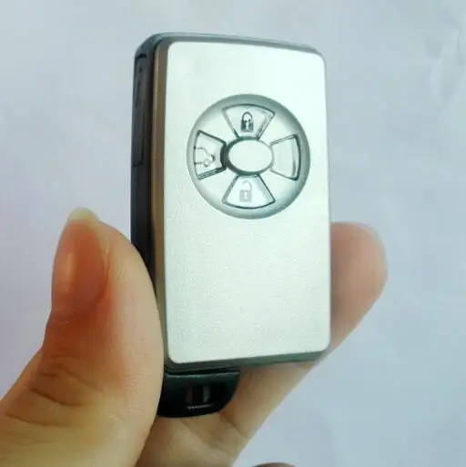 

With Logo New REPLACEMENT Shell Smart Remote Key Case Fob 3 Button For TOYOTA Avalon With Uncut Blade