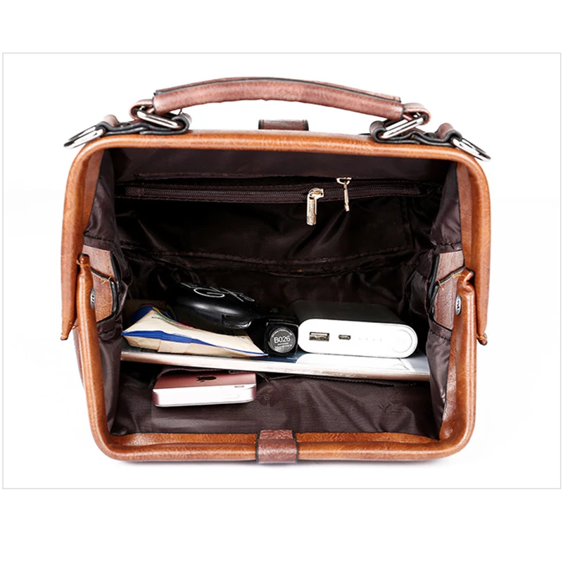 Women Handbag Leather Small Doctor Bag Women Shoulder Bag Female Crossbody Handbag Lock Chain Rivets Girls Vintage Women Bags