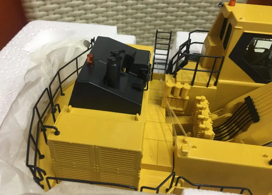 Редкий NZG Комацу 1:50 экскаватор масштаб литой металл модель 7621|construction vehicles|constructions