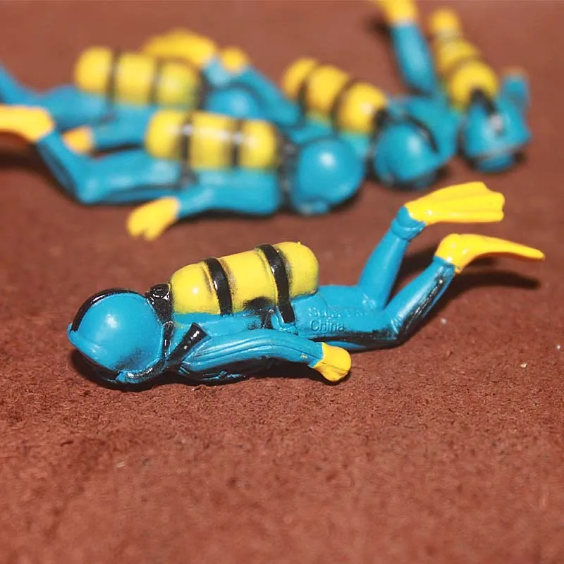 

New Special Die Casting PVC Simulation Character Ocean Scene Model Toy Decoration Collection Divers Toys