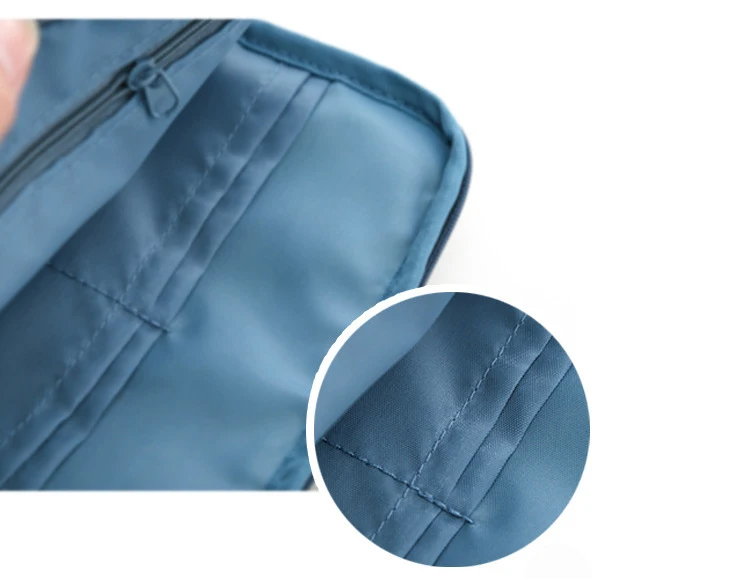 4376936292_453657242