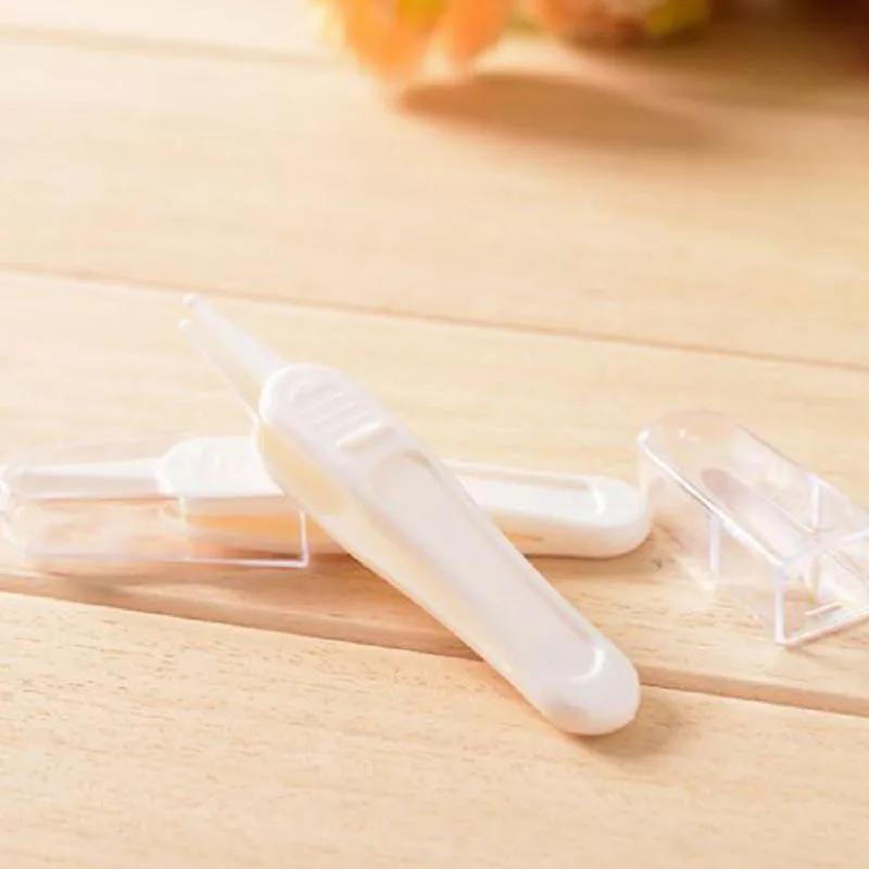 Newborn-Safety-Safe-Care-Infant-Ear-Nose-Navel-Plastic-Tweezers-Pincet-Forceps-Talheres-Infantil-Mamadeira-Clips (1)