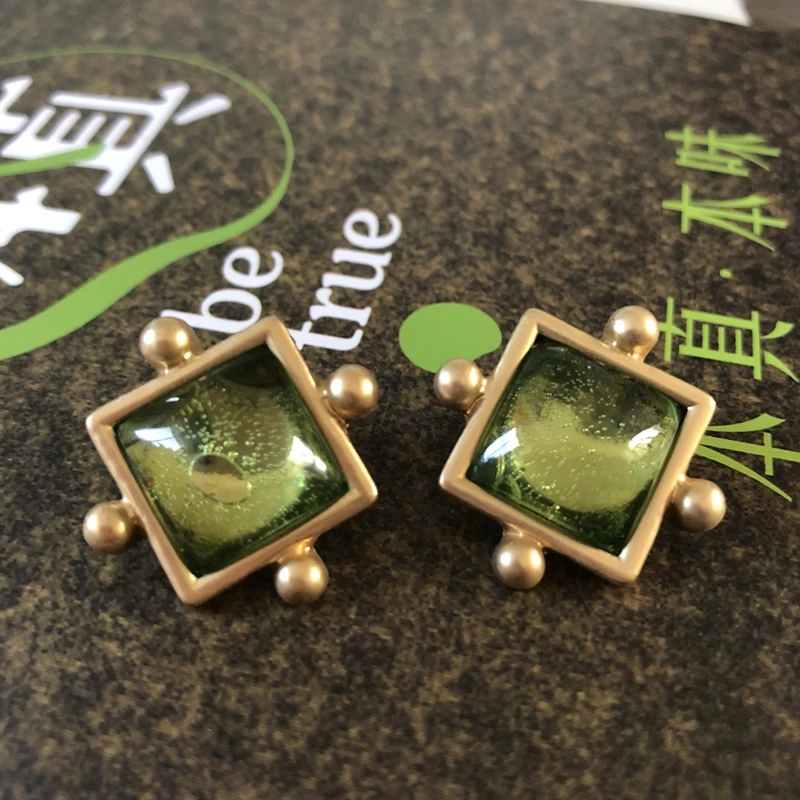 

Free Shipping New Sweet Green Square Opal Stud Earring