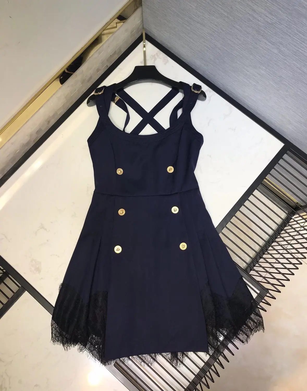 

2019 new ladies fashion sling pleated stitching lace dress 0517