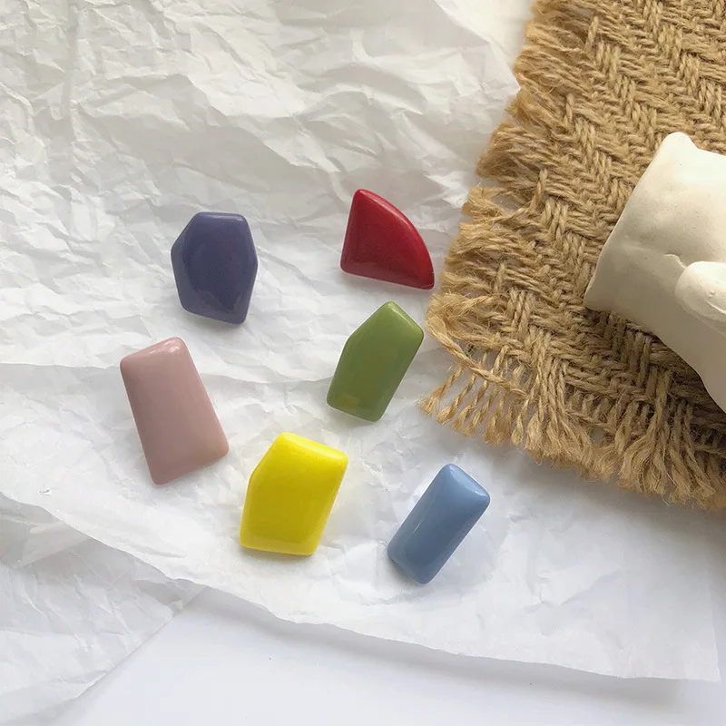 

New Fashion Women Korea Japan Candy Colorful Acrylic Cute Irregular Stud Earrings Sweet Geometric Resin Pendientes Jewelry Gifts