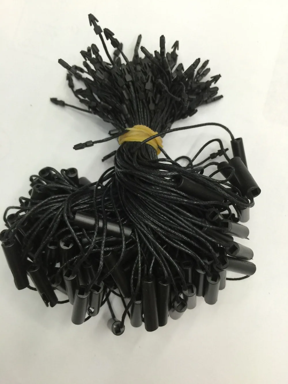 

New in stock Good quality black wax hang tag strings in apparel price round two head cord for garment 1000pcs lot