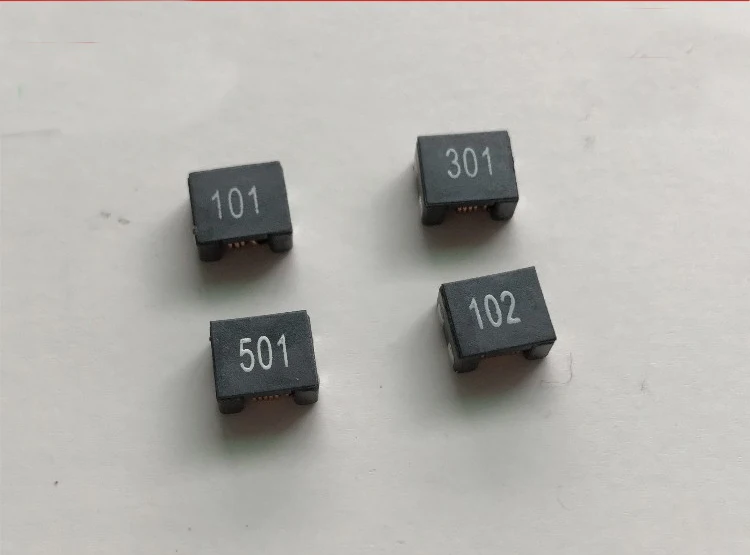 

Free shipping 50pc SMD common mode inductor ACM7060 101 301 501 102 132 7*6mm Filter choke inductance 700Ohm 4A 100HZ