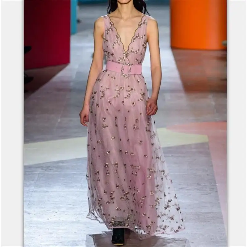 Vrouwen Maxi Jurk 2019 Hoge Kwaliteit Zomer Runway V-hals Mouwloze Sexy Borduurwerk Mesh Lange Elegante Jurken NP0357MP Vrouwen Maxi Jurk 2019 Hoge Kwaliteit Zomer Runway V-hals Mouwloze Sexy Borduurwerk Mesh Lange Elegante Jurken NP0357MP