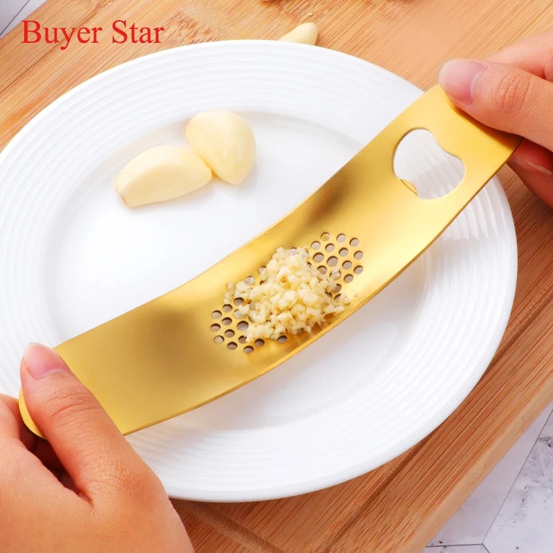 

Stainless Steel Garlic Press Crusher Cooking Tools Kitchen Gadgets with Bottle opener