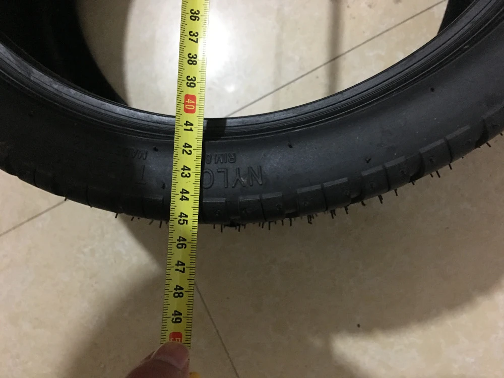 Бескамерные шины R14 235/30 14 плоские беговые резиновые эксплуатационные