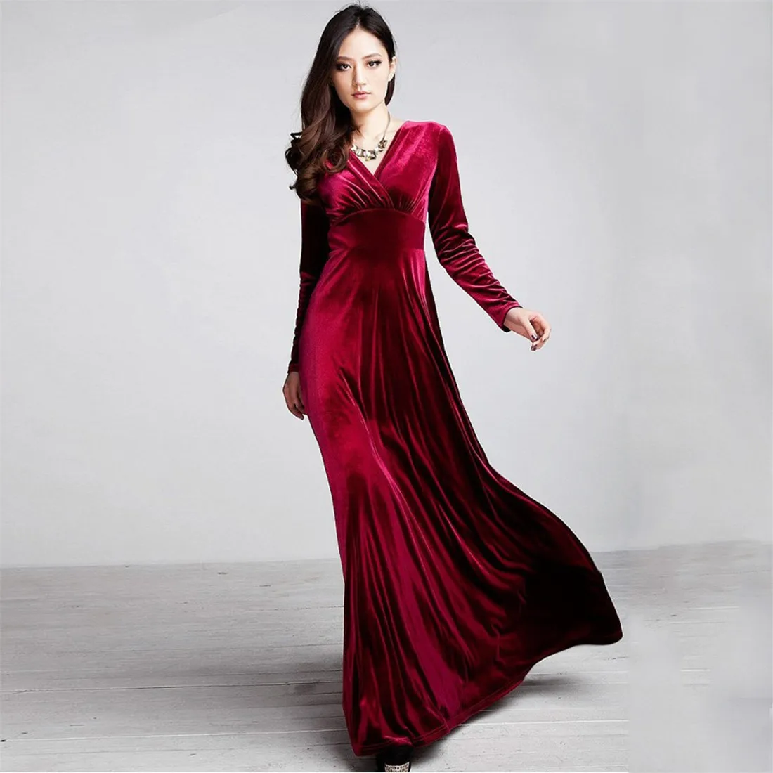 

YJSFG HOUSE Fashion Women Velvet Dresses Sexy V Neck Long Sleeve Party Evening Vintage Female Long Maxi Dress Plus Autumn Dress