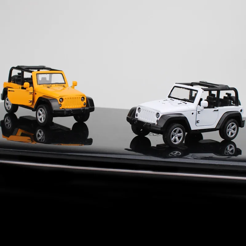 Внедорожный трансформер Jeep Wrangler Diecasts& Toy Vehicles модель автомобиля с коллекцией автомобиля игрушки для мальчика Детский подарок на день рождения