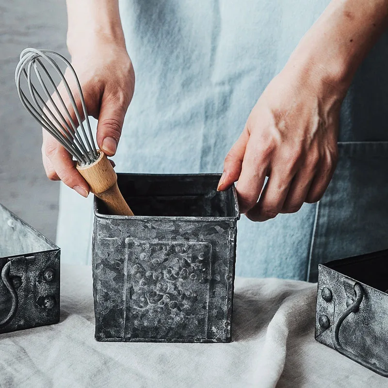 JINSERTA Rectangular Antique Iron Serving Trays Retro Metal Storage Sundries Tray Breakfast Bread Cake Snack Plate Square Box