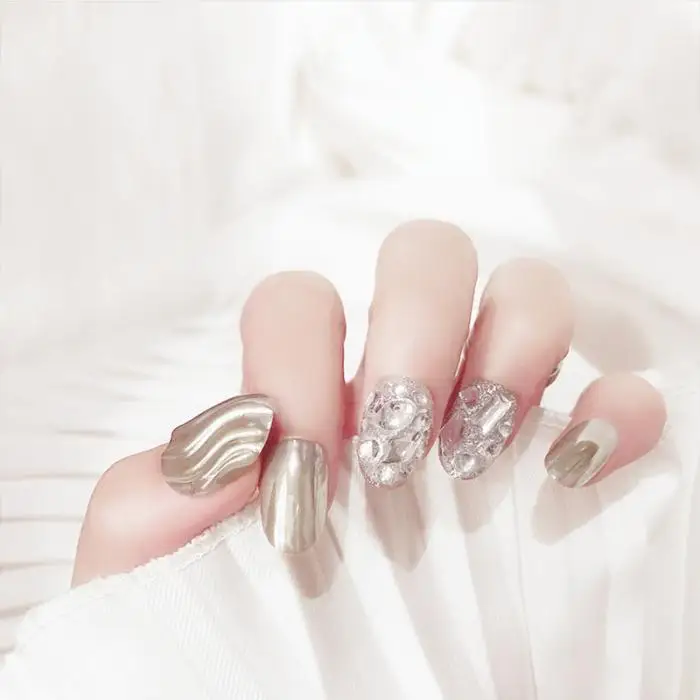 24 шт яркие блестящие серебряные гвозди зеркальный волнистый узор 3D Поддельные ногти Средний верх-акрил накладные ногти с клеем маникюр
