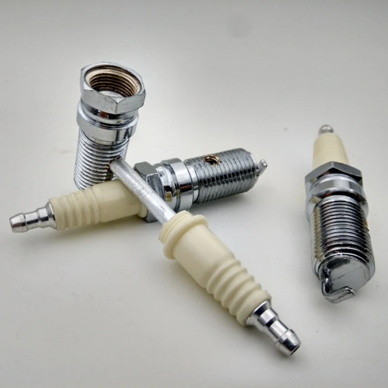 Quality Quality Metal Spark Plug Pipe Smoking Pipes in Tobacco Pipes