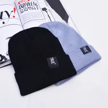 Мода стиль Лидер продаж письмо вышитая шапочка милые aduit зимние вязаные шапки для пары