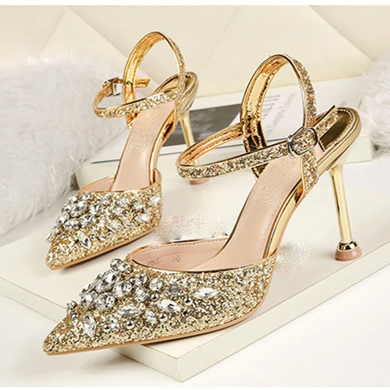 

sandalias Women Shoes diamond New Fashion Casual Point Toe Buckle Strap Heel Sandals Med Heel Shoes Female Sexy Party Sandals
