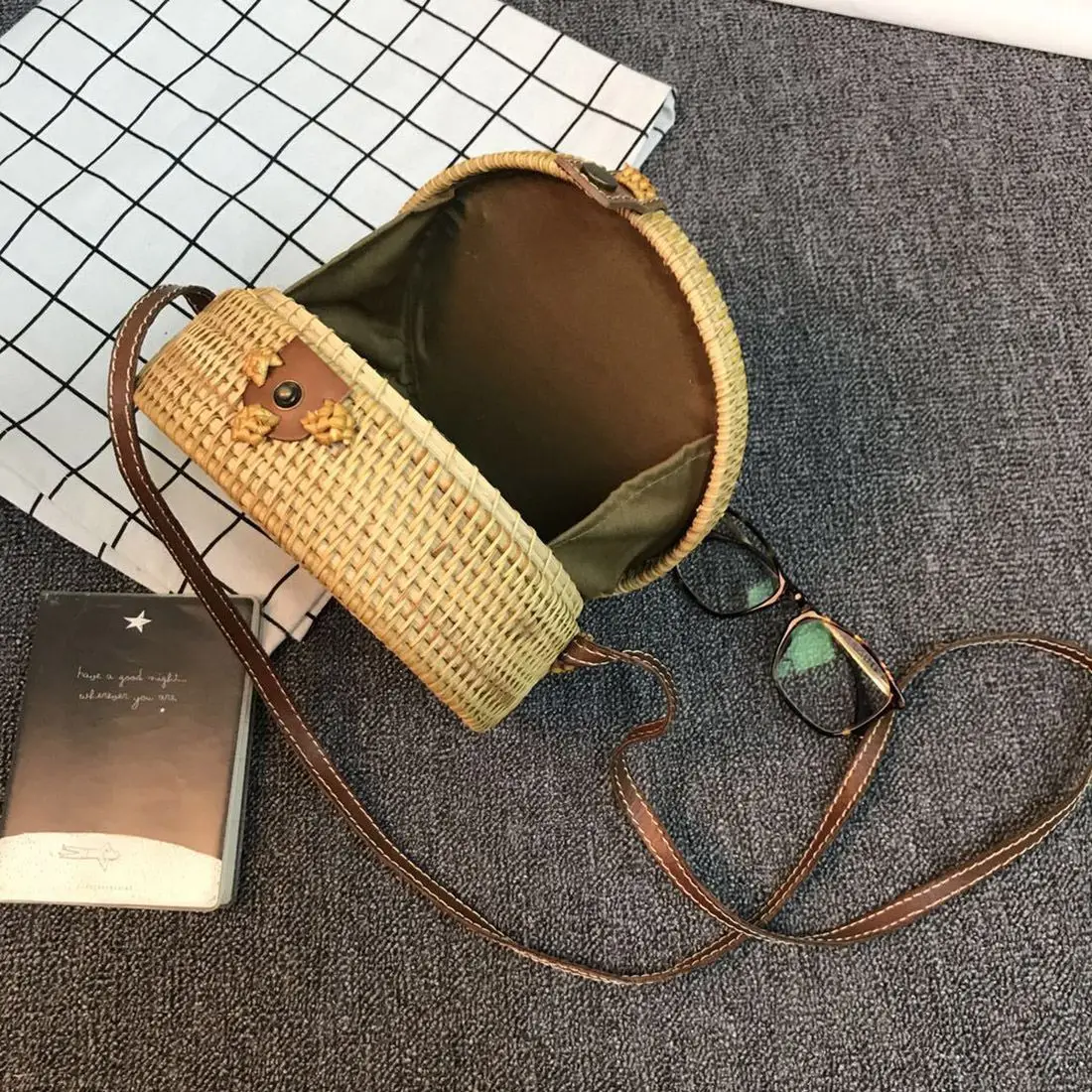 بالي خمر اليدوية Crossbody حقيبة جلدية جولة حقيبة شاطئية الفتيات دائرة كيس الروطان صغيرة البوهيمي حقيبة كتف