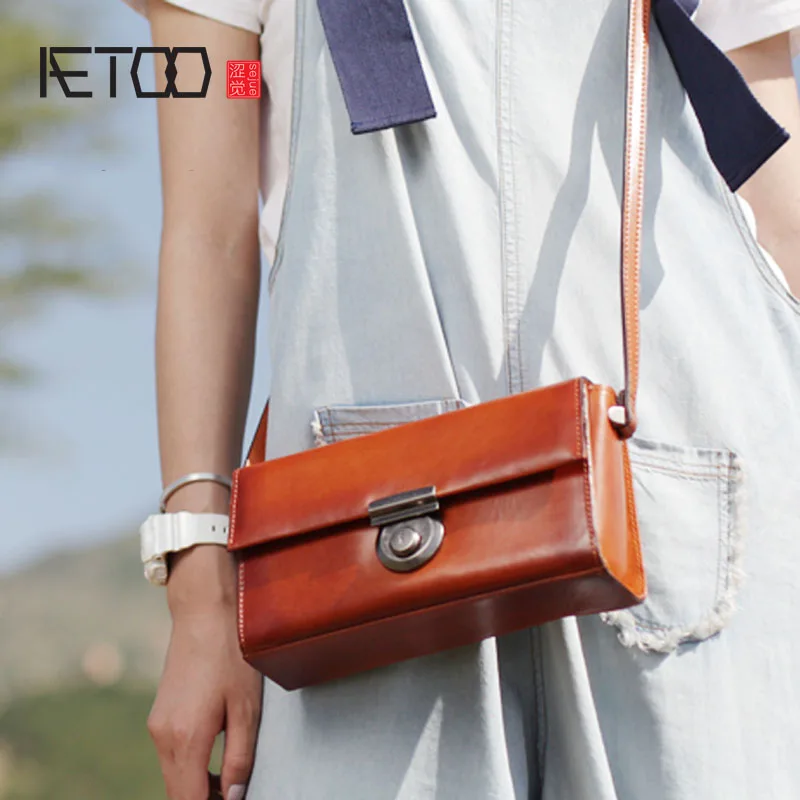 

AETOO Original handmade leather retro small square bag brown leather shoulder diagonal package summer flip lock small bag