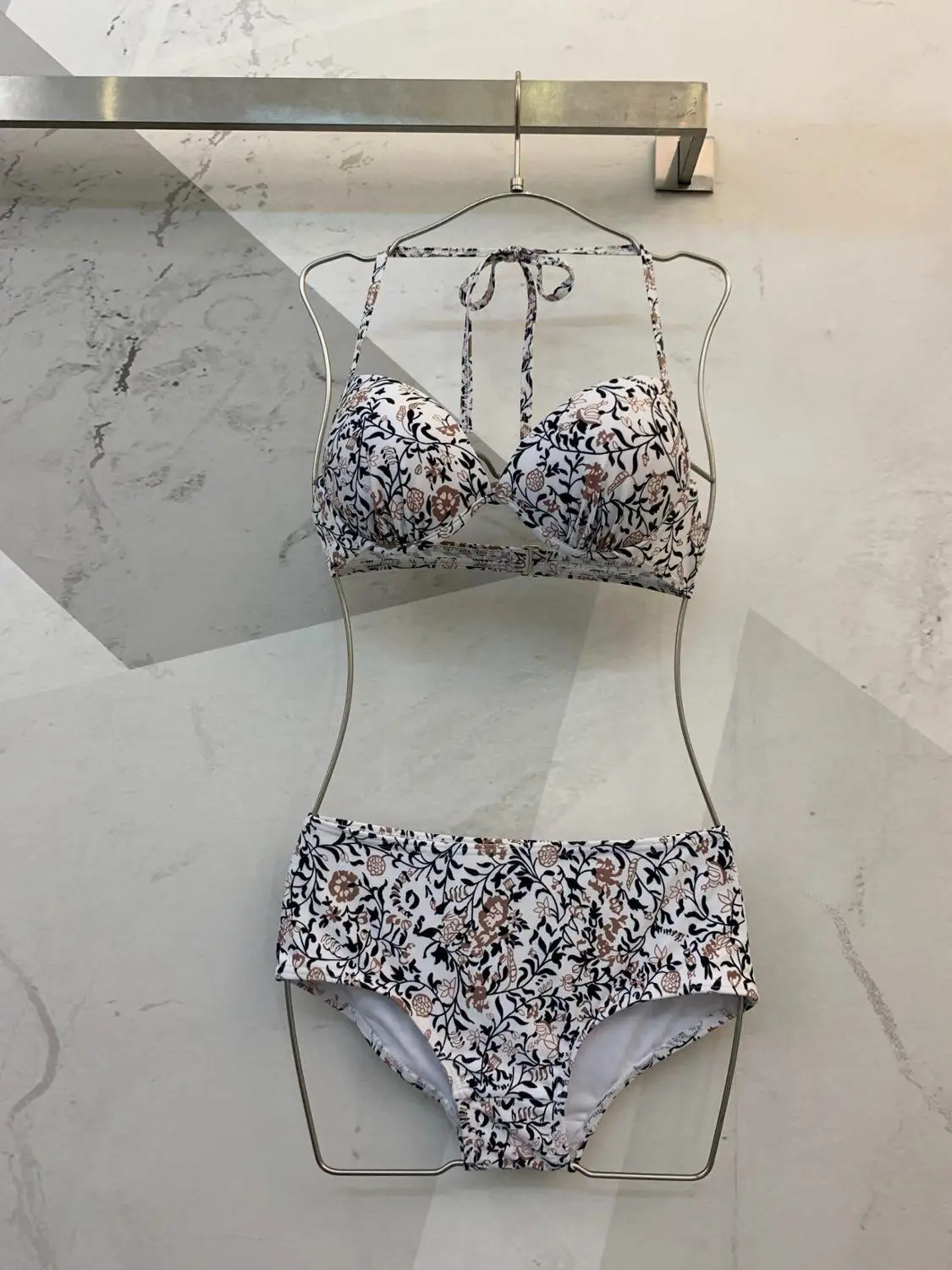 2019 new ladies fashion sexy long-sleeved printed holiday swimsuit 0613