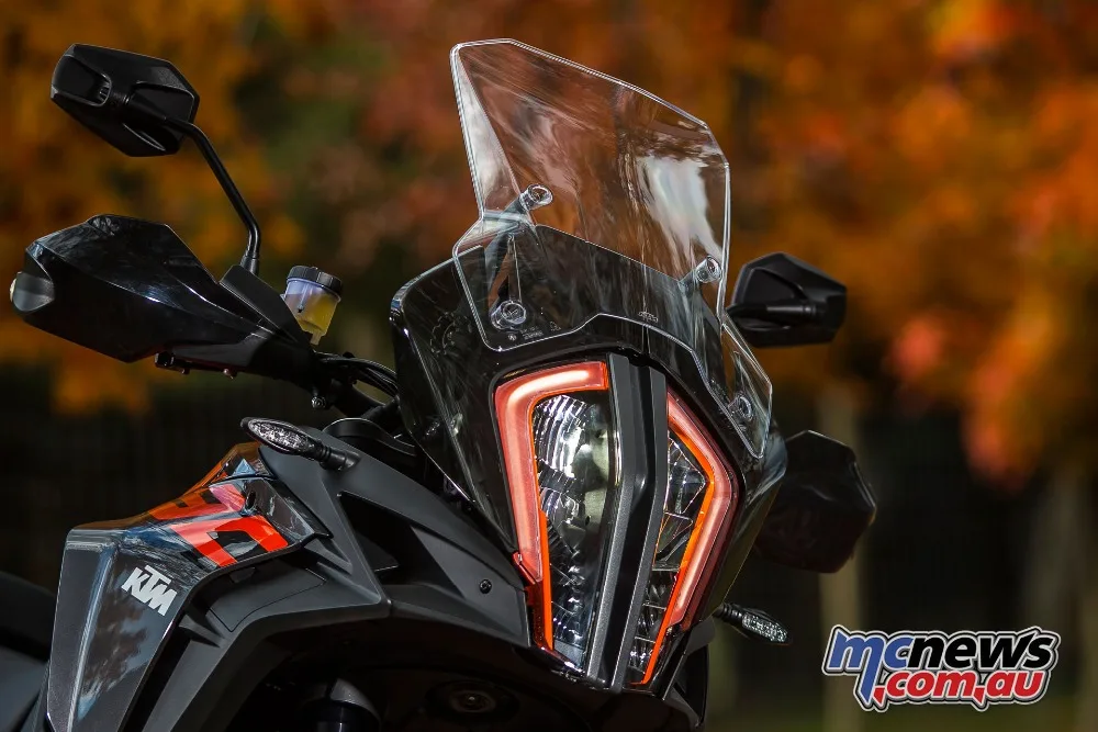 2017-KTM-1290-Super-Adventure-S-23