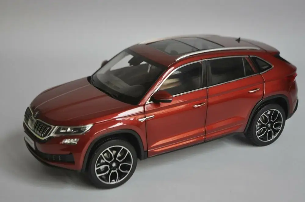 Модель литая автомобиля 1:18 для Skoda Kodiaq GT 2018 Red SUV миниатюрная Коллекционная