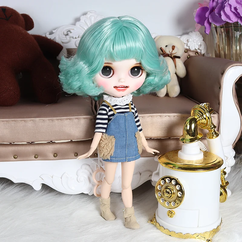 Margaret - Premium Custom Neo Blythe Doll with Mint Hair, White Skin & Matte Smiling Face 2