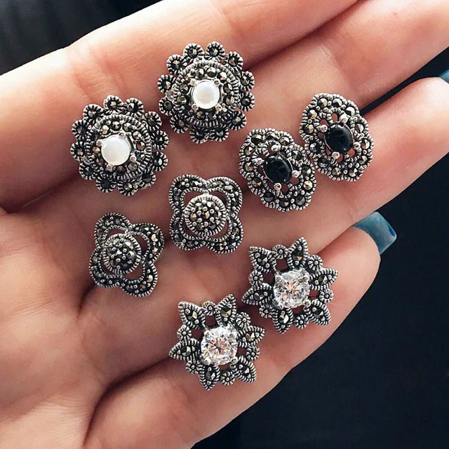 

4 Pairs/Set Stud Earrings Set For Women Hollow Flower Black White Crystal Round Rhinestone Earring Ear Jewelry Charm Party Gift