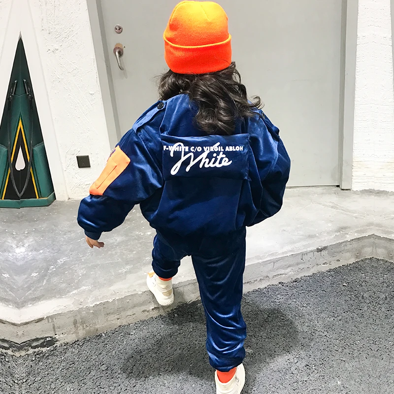 

Girls plus velvet suit 2018 winter new girls Korean casual loose zipper letters two-piece trend
