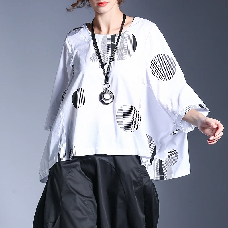 [EAM] 2018 New Summer Fashion Tide White Loose Big Size Polka Dot Print Irregular Batwing Sleeve O-neck Woman Shirt S708