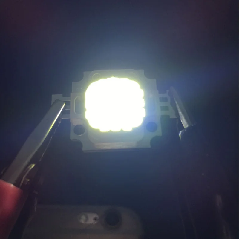 Новый Полезная светодиодный чип полный спектр светать 10 Вт LED УФ чип 370-425Nm 395nm LED ультрафиолетового излучения UV чип