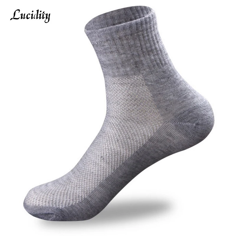 

Hot 2019Pure Color Mesh Tube Socks Men Fashion Casual Cotton Socks Male High Quality 9Pair/lot=18pieces