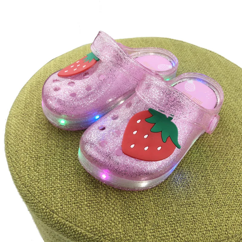 Sandales pour filles | Chaussures souples et mignonnes ananas pour enfants, taille Europe 25-35, pantoufles de plage lumineuses, nouvelle collection 2019