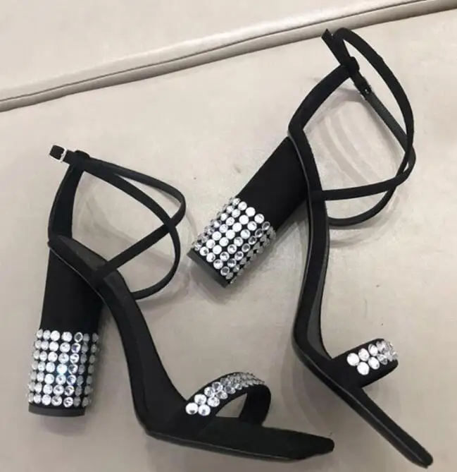 

Carpaton Celebrity Thick Heels Crystal Shoes Woman Summer Open Toe Ankle Strap Sexy Sandals Cutouts Gladiator Wedding Shoes