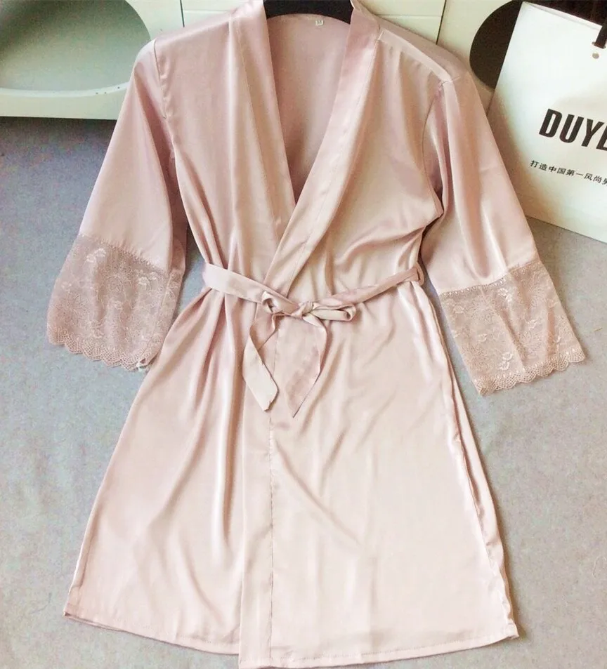 2390618938_1929359744