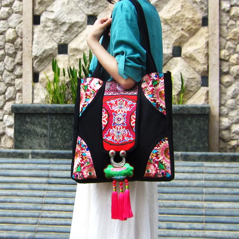 Vintage women's Handbag Black canvas embroidered bag Fashion