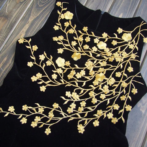 Lace Patch DIY Gold Silver Plum Blossom Embroidery Flower Applique Fabric Stickers Clothes Wedding Decoration Ironable 1Piece