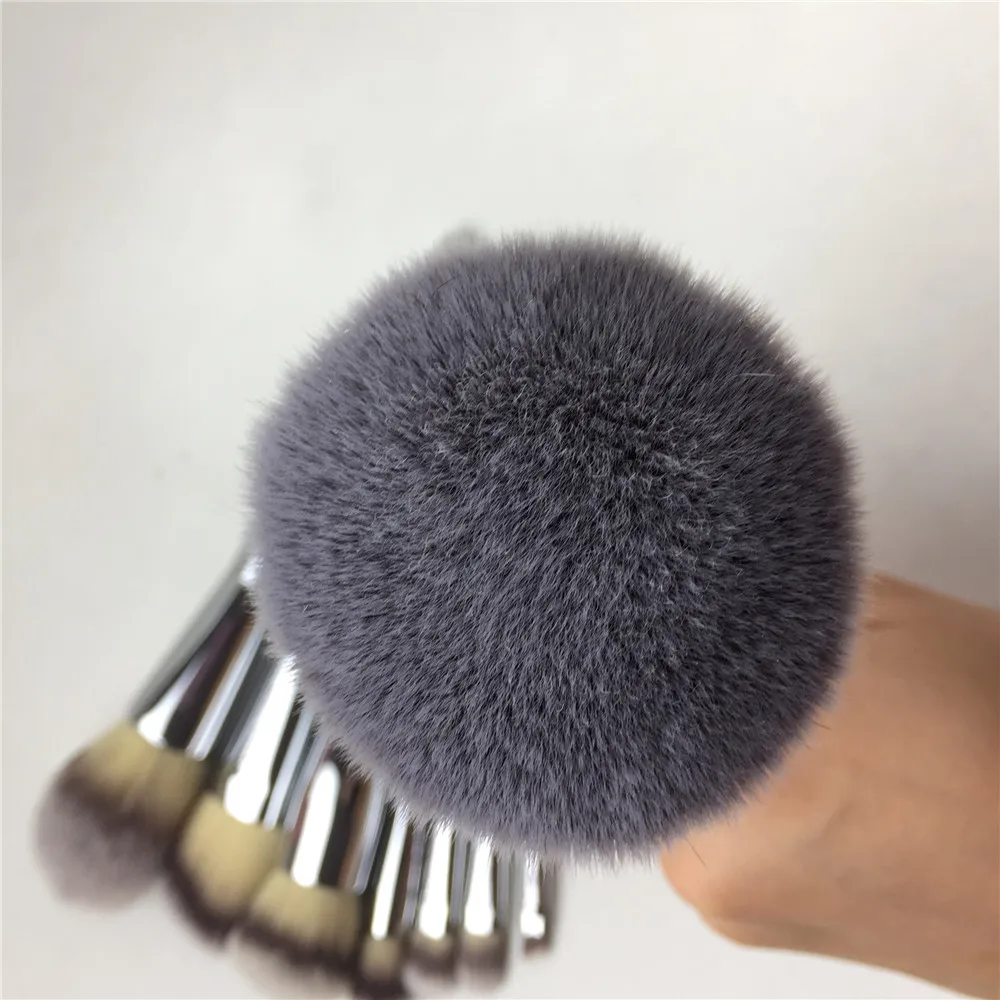 It Cosmetics Live Beauty Fully 211 All Over Powder Brush _ 4