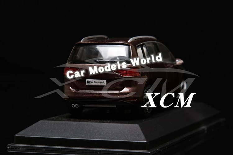 Литая под давлением модель автомобиля для всех новых Туран L MPV(коричневый) 1:43+ маленький подарок