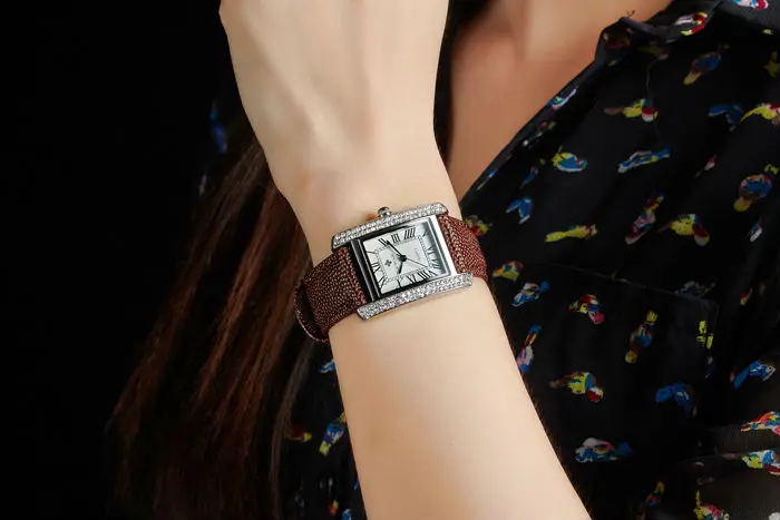 Для женщин Часы бренд wwoor Кварцевые женские Часы 2017, женская обувь Кожа Часы Водонепроницаемый женский Наручные часы квадратный Montre Femme