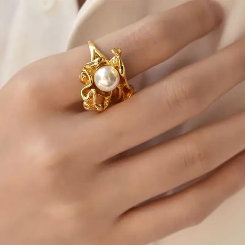 Vintage Gold Irregular Flower Pearl Ring for Women Elegant Wedding Party Engagement Statement Rings Accessories bague homme
