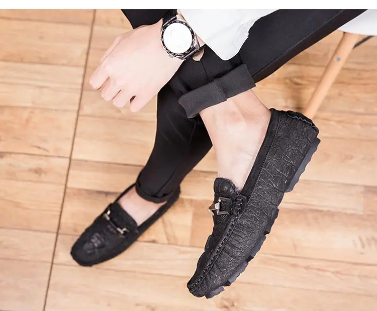 Men Loafers Plush Keep Warm Soft Moccasins Winter Suede Leather Slip On Shoes Casual Mens Fur Flats Gommino Driving Shoes Black