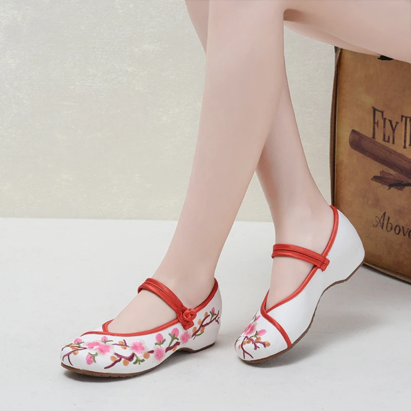 shoes that go with plum dresses