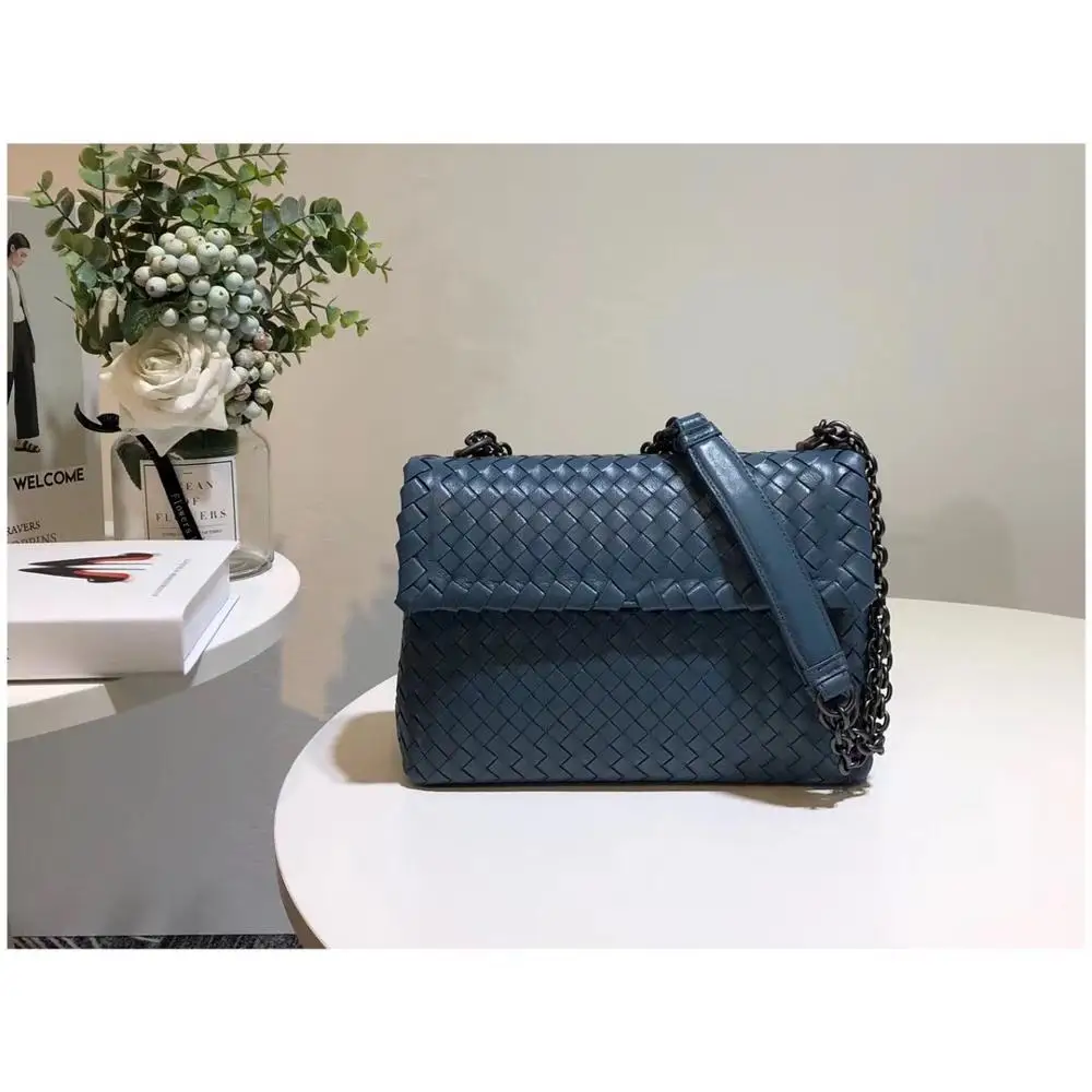 Woman Iron chain The single shoulder bag Internal and external dermis factory outlet Hand knit Woven bag - Цвет: Gray blue