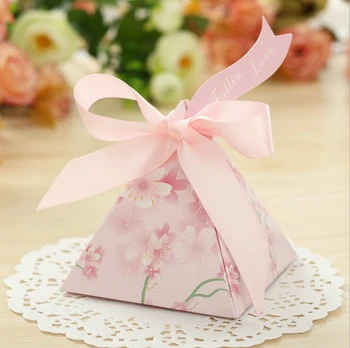 

50 x Triangular Pyramid Pink Floral Wedding Favors Candy Boxes Bridal Shower Party Return Present Gifts Box + Ribbons + Tags