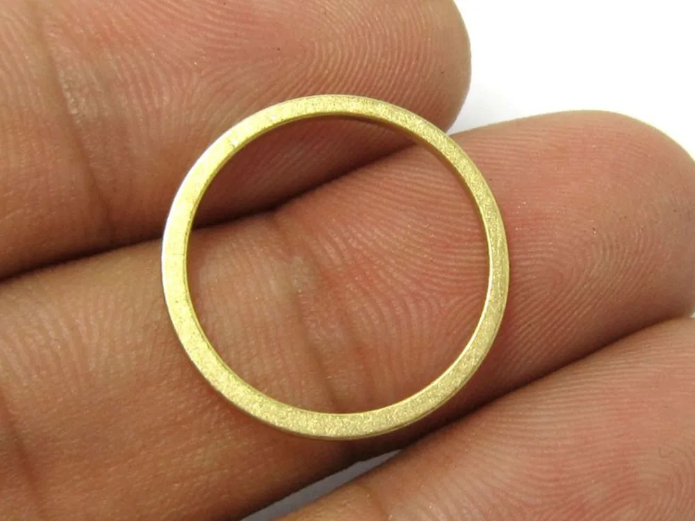 

Raw brass ring 20mm Single Raw brass circle connector R145