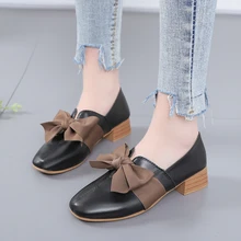 Туфли-оксфорды с бантиком; женская повседневная обувь на плоской подошве; кожаная модная женская обувь без застежки на квадратном каблуке; эспадрильи