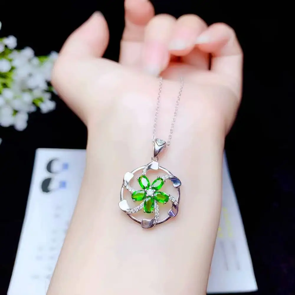 

attractive wheel shape clear green diopside gemstone pendant for women necklace real 925 silver natural gem birthday gift