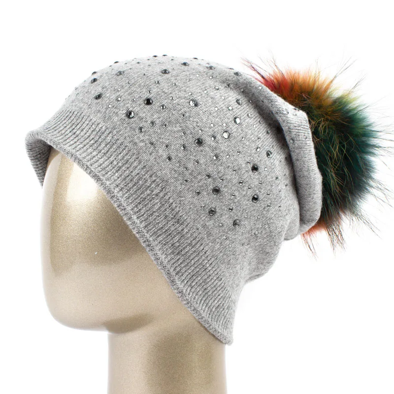Light Grey C Geebro Для женщин; шерстяная вязаная шапка зимние теплые кашемировые шапки бини шапки с мехом енота меховым помпоном, головные уборы, Женские однотонные Цвета Кепки с Стразы - Цвет: Light Grey C